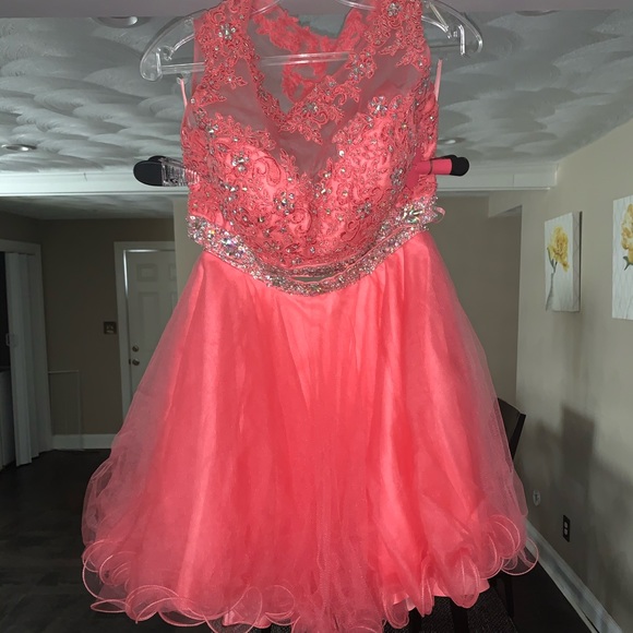 Prom Dresses - Picture 1 of 6